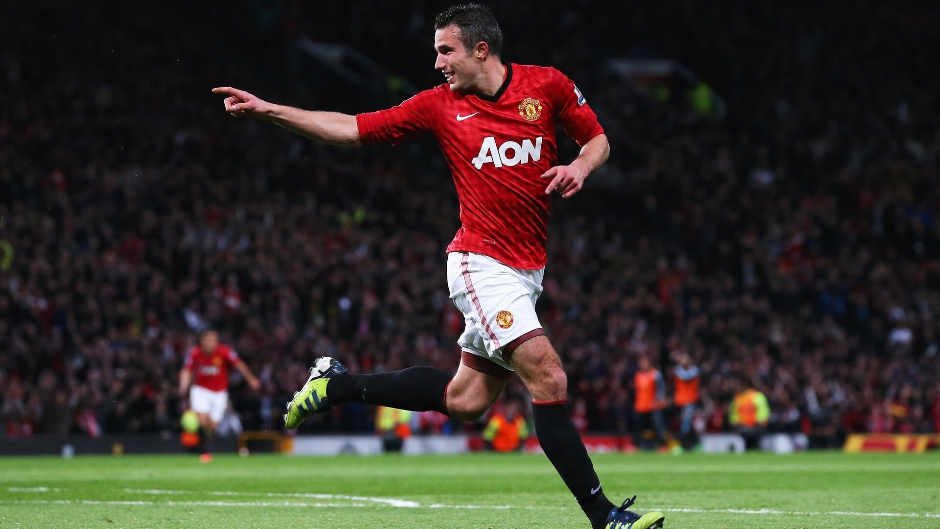 开云体育官网-家族内战的毫厘之间,红牛一队险胜二队,塞恩斯却用统治级表现书写单飞传奇